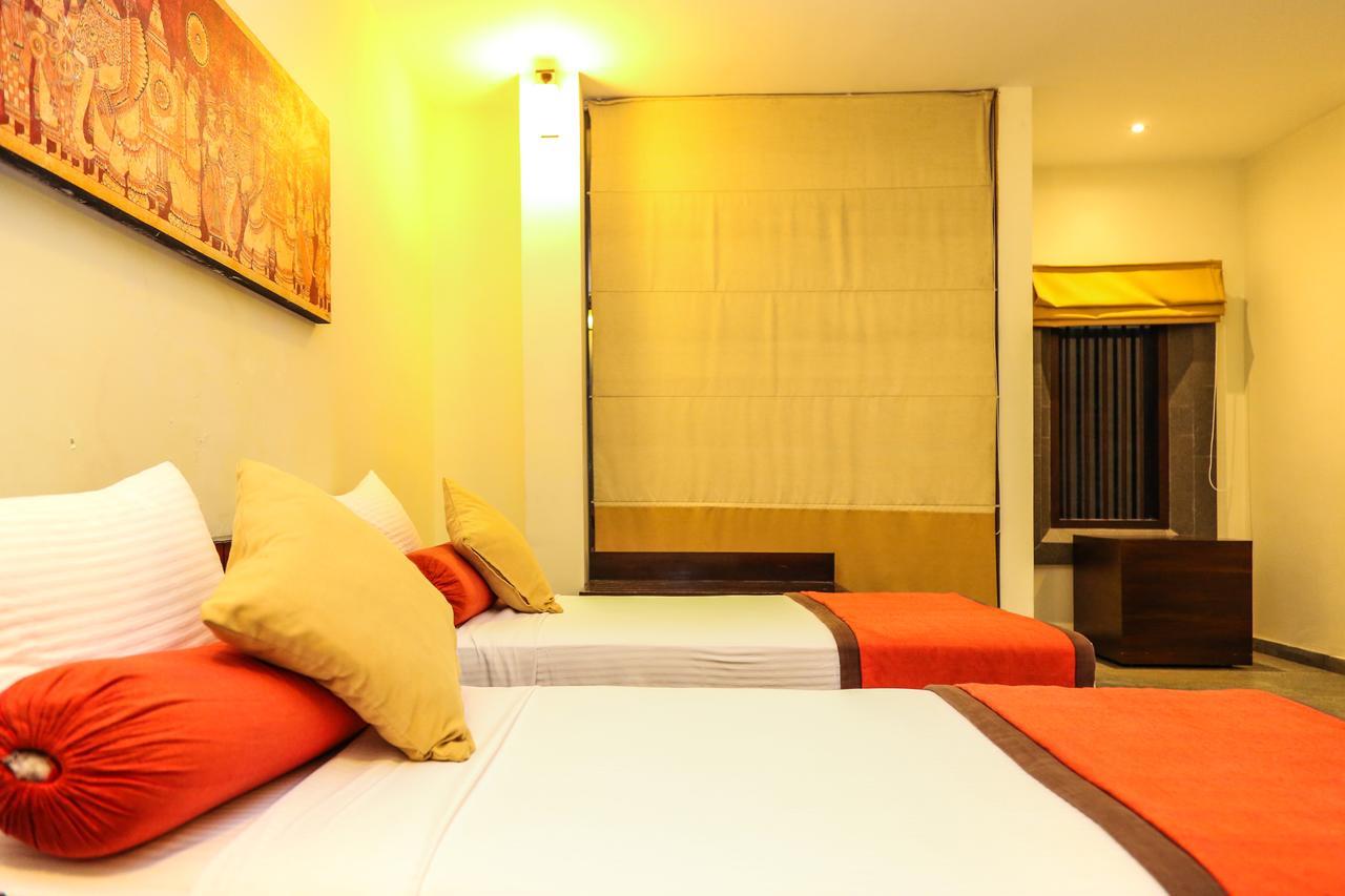 Oak Ray City Hotel Kandy Ngoại thất bức ảnh